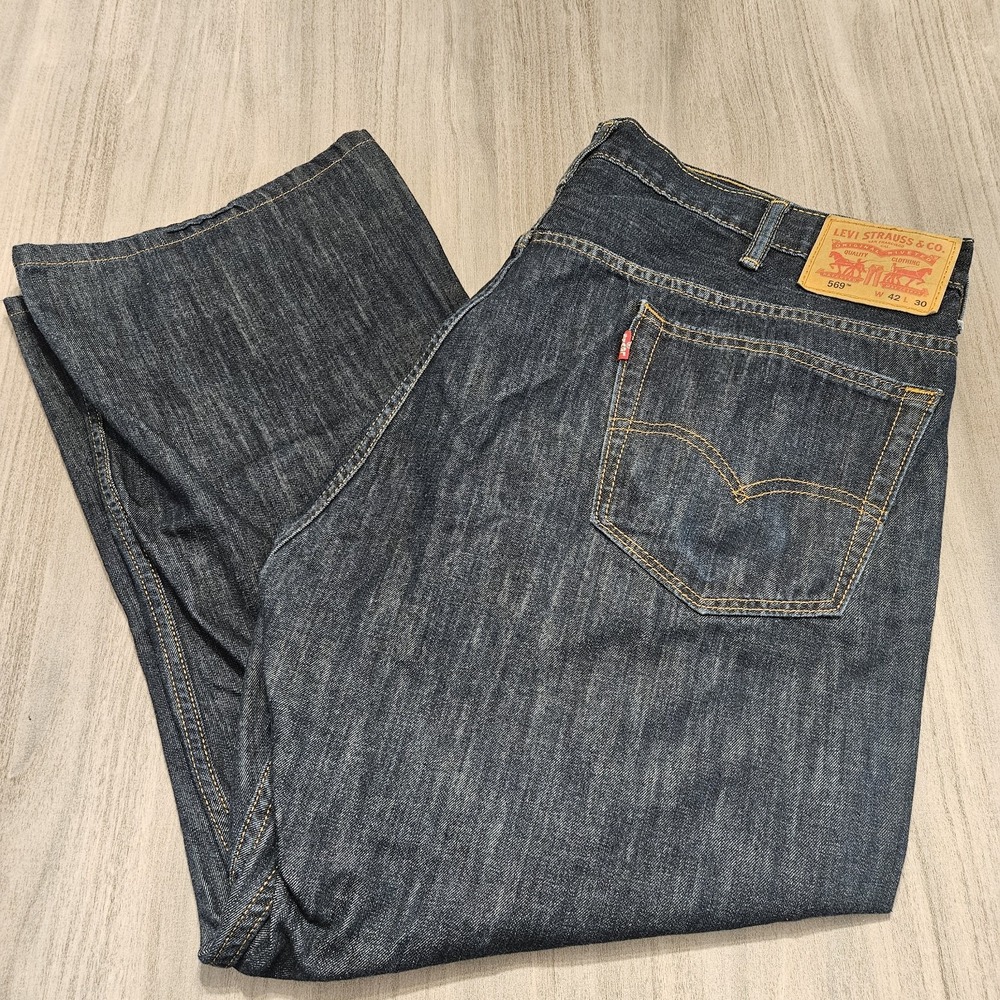 Levis 569 Blue Jeans Mens‎ 42"x30" On Tag. Measures 42"x26.5.